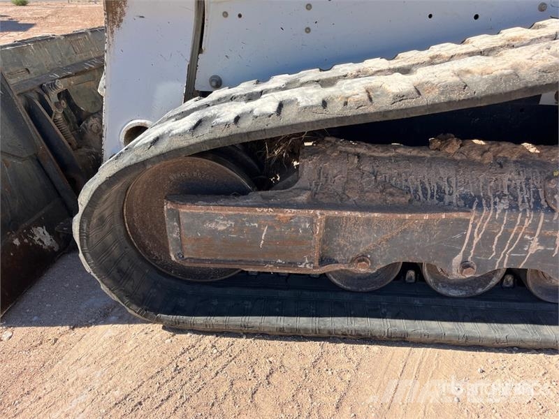 Bobcat T650 لوادر انزلاقية التوجيه