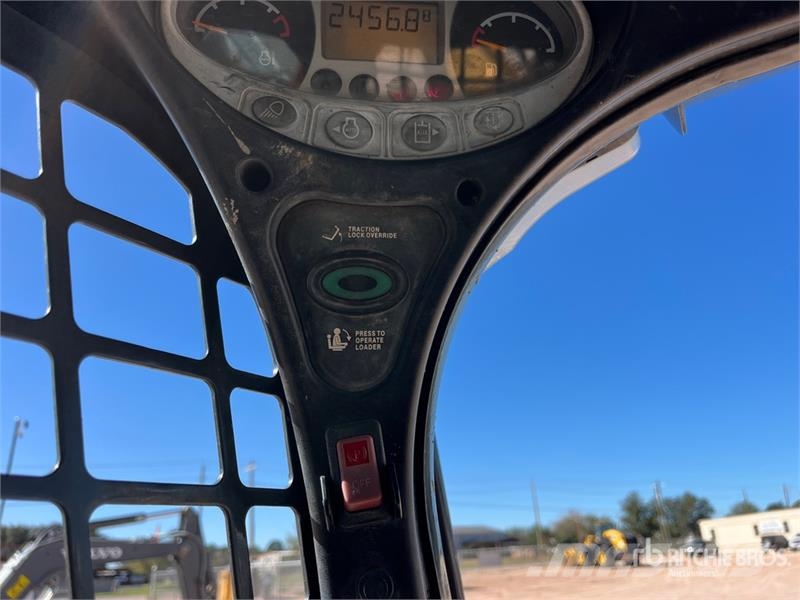Bobcat T650 لوادر انزلاقية التوجيه
