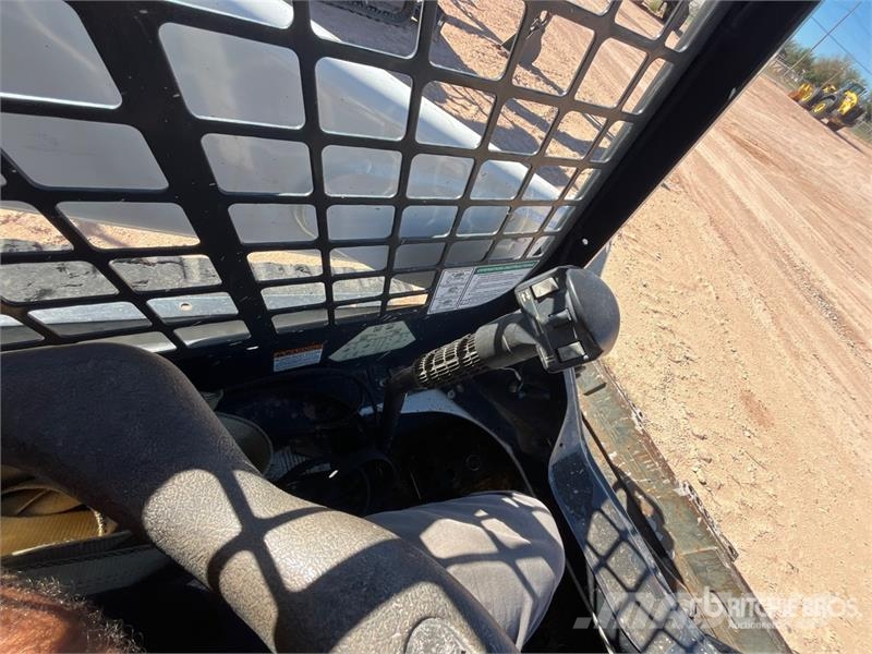 Bobcat T650 لوادر انزلاقية التوجيه