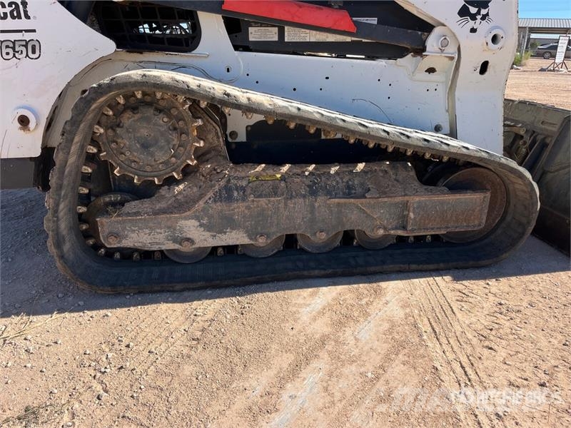 Bobcat T650 لوادر انزلاقية التوجيه