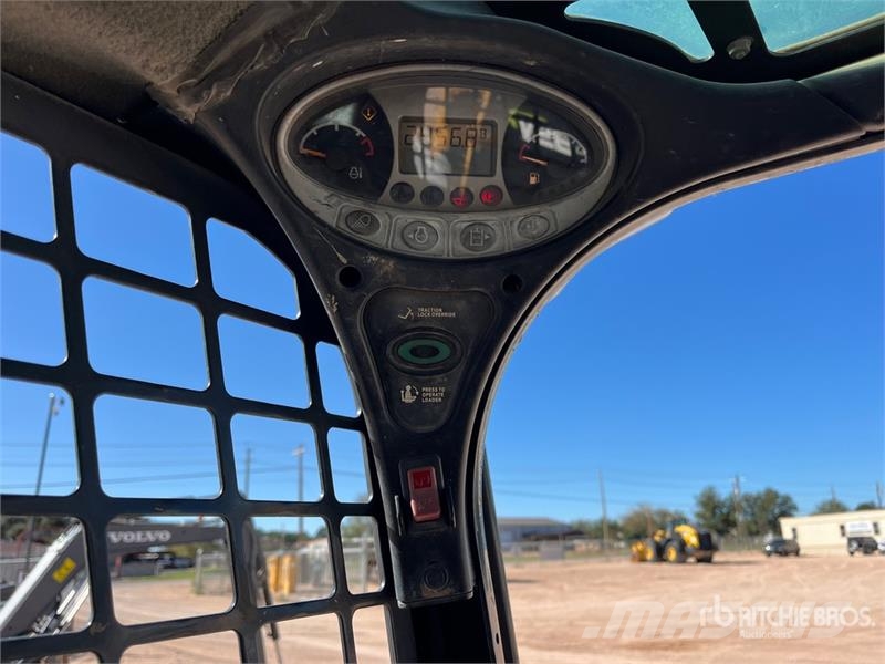 Bobcat T650 لوادر انزلاقية التوجيه