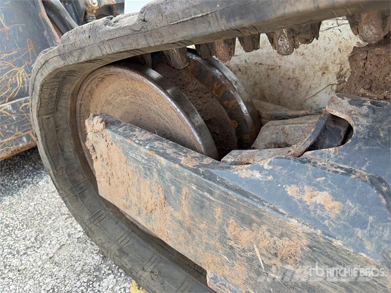 Bobcat T66 Skid steer mini utovarivači