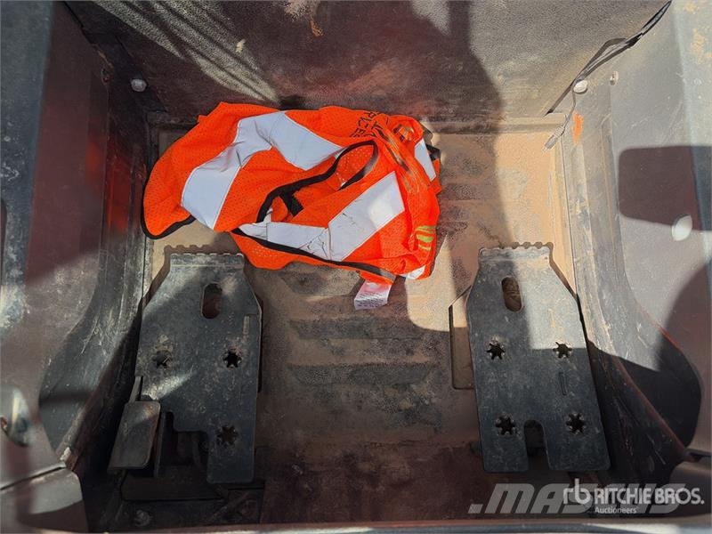 Bobcat T66 Skid steer mini utovarivači