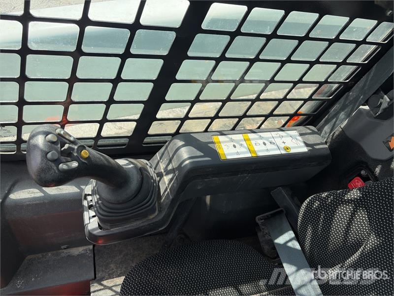 Bobcat T66 Skid steer mini utovarivači