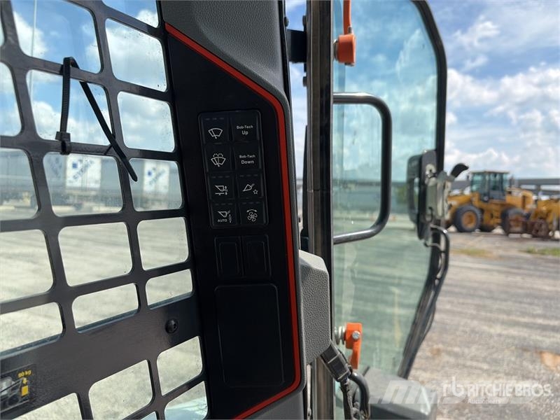 Bobcat T66 Skid steer mini utovarivači