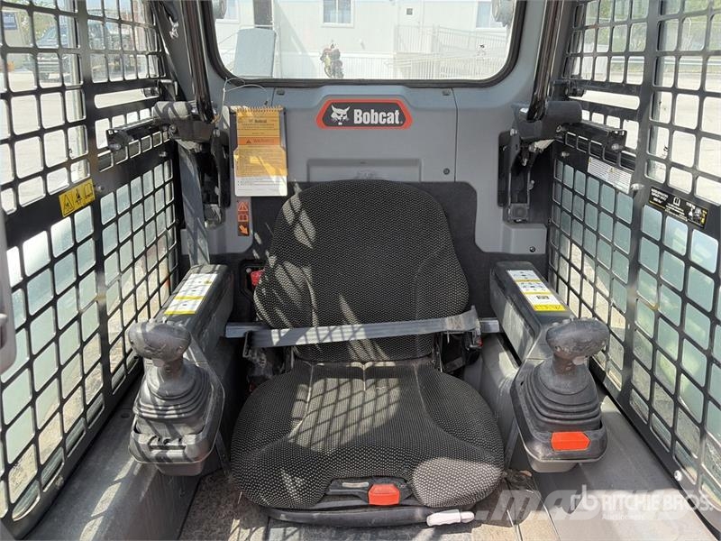 Bobcat T66 Skid steer mini utovarivači