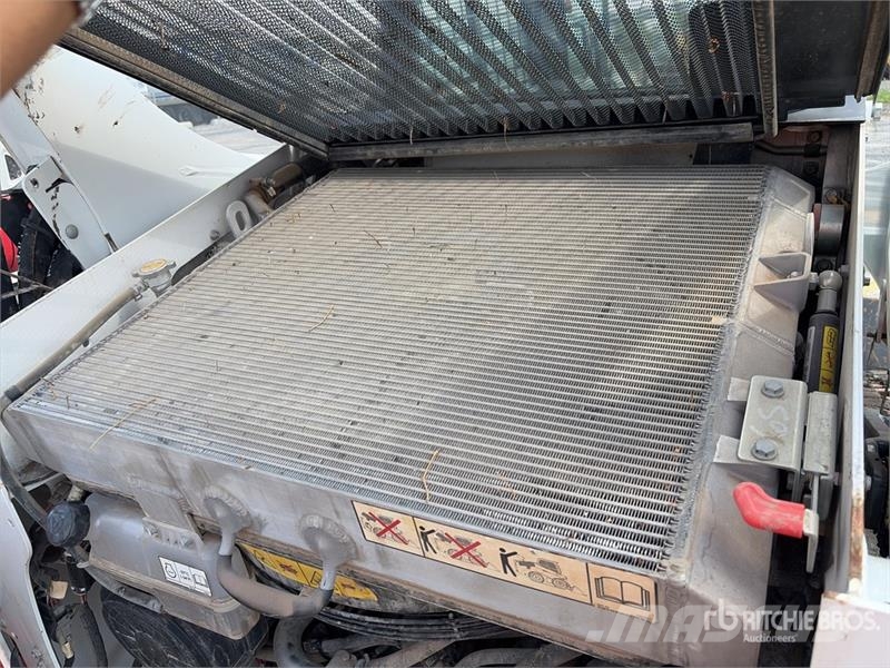 Bobcat T66 Skid steer mini utovarivači