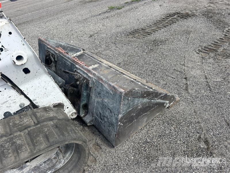 Bobcat T740 Skid steer mini nakladalci