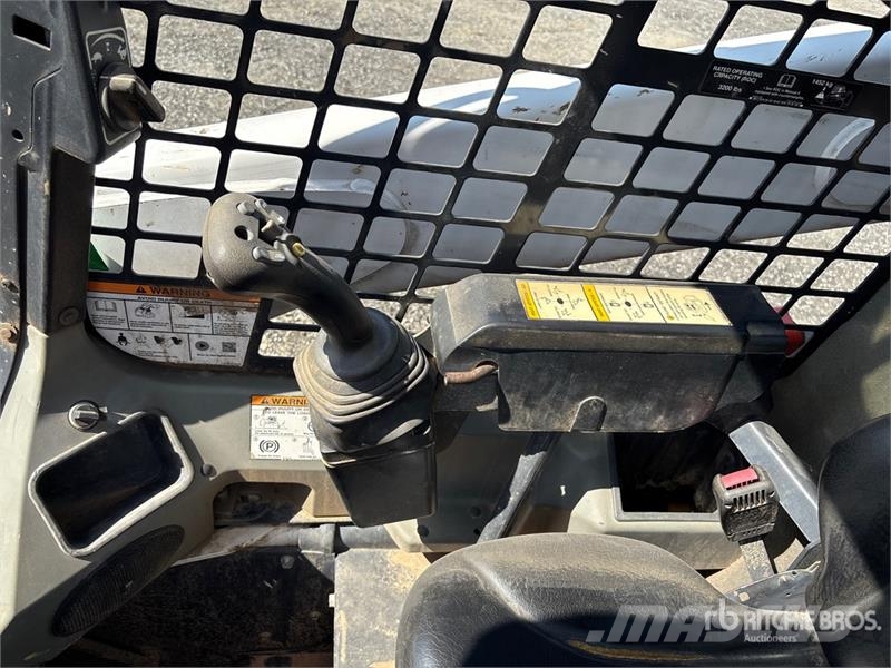Bobcat T740 Skid steer mini nakladalci