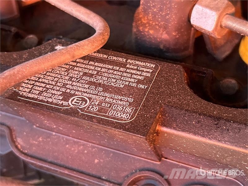 Bobcat T740 لوادر انزلاقية التوجيه