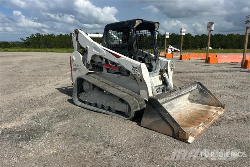 Bobcat T740 Lietoti riteņu kompaktiekrāvēji