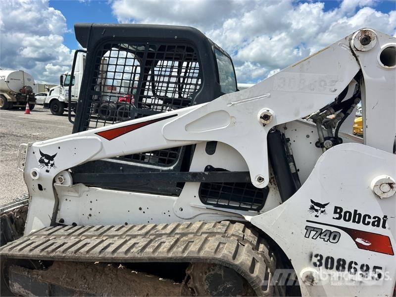 Bobcat T740 Skid steer loaders