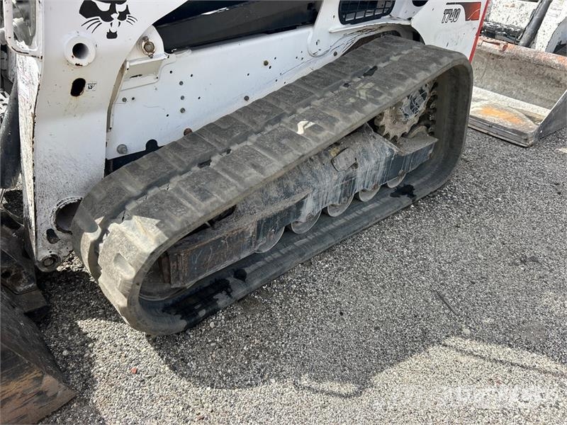 Bobcat T740 Skid steer loaders