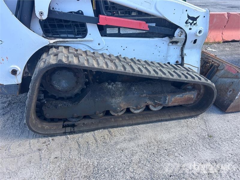 Bobcat T740 Skid steer loaders