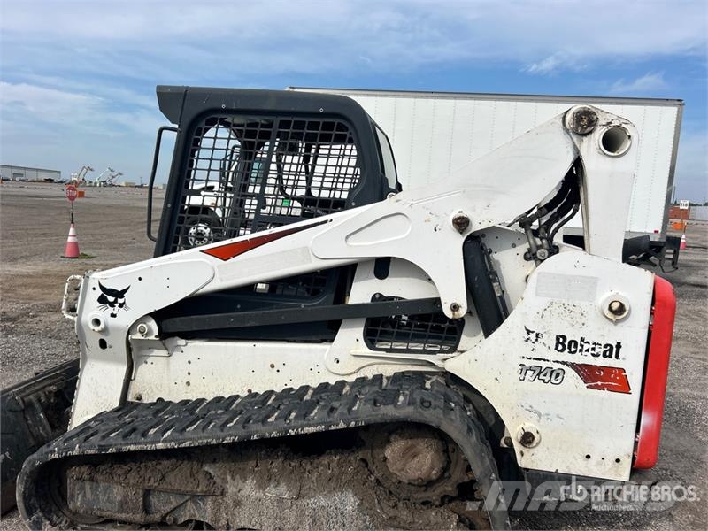 Bobcat T740 Мини товарачи
