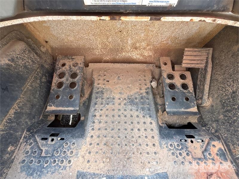 Bobcat T740 Skid steer mini nakladalci