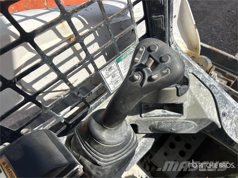 Bobcat T740 Lietoti riteņu kompaktiekrāvēji