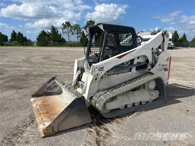 Bobcat T740 Lietoti riteņu kompaktiekrāvēji