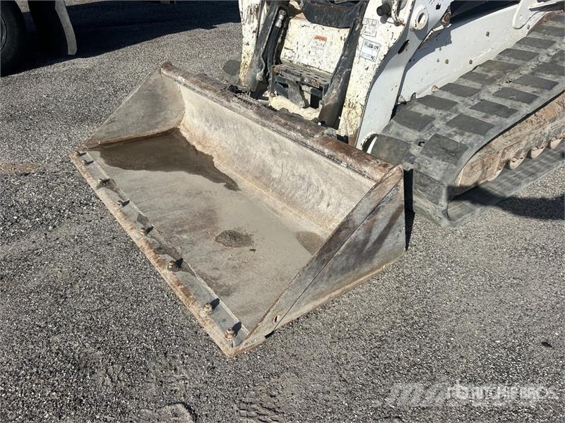 Bobcat T740 لوادر انزلاقية التوجيه