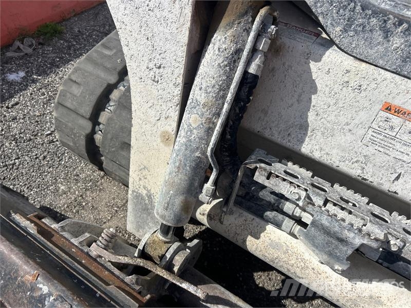 Bobcat T740 Lietoti riteņu kompaktiekrāvēji