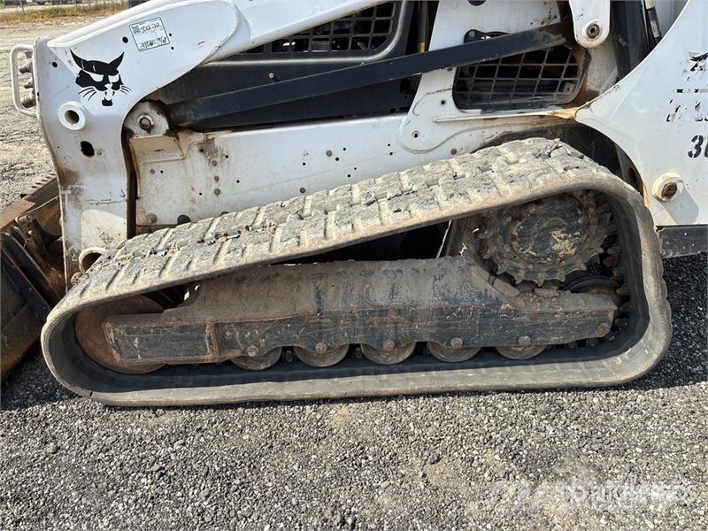 Bobcat T740 Skid steer mini nakladalci