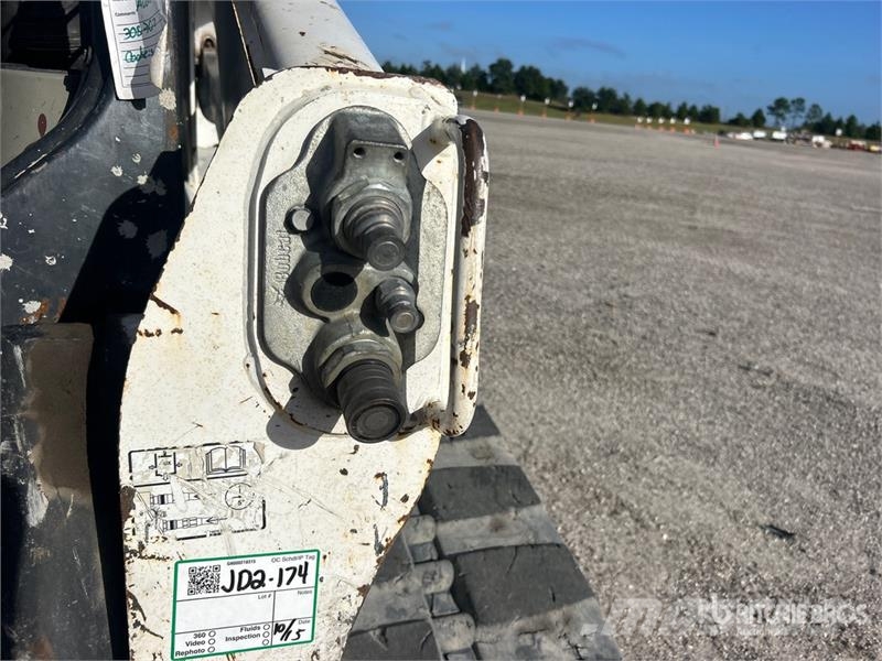 Bobcat T740 لوادر انزلاقية التوجيه