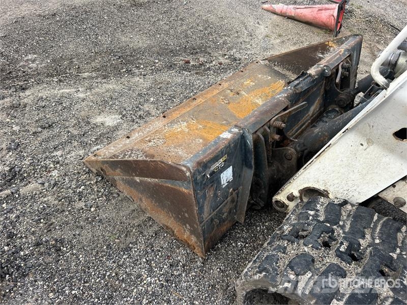 Bobcat T740 Мини товарачи