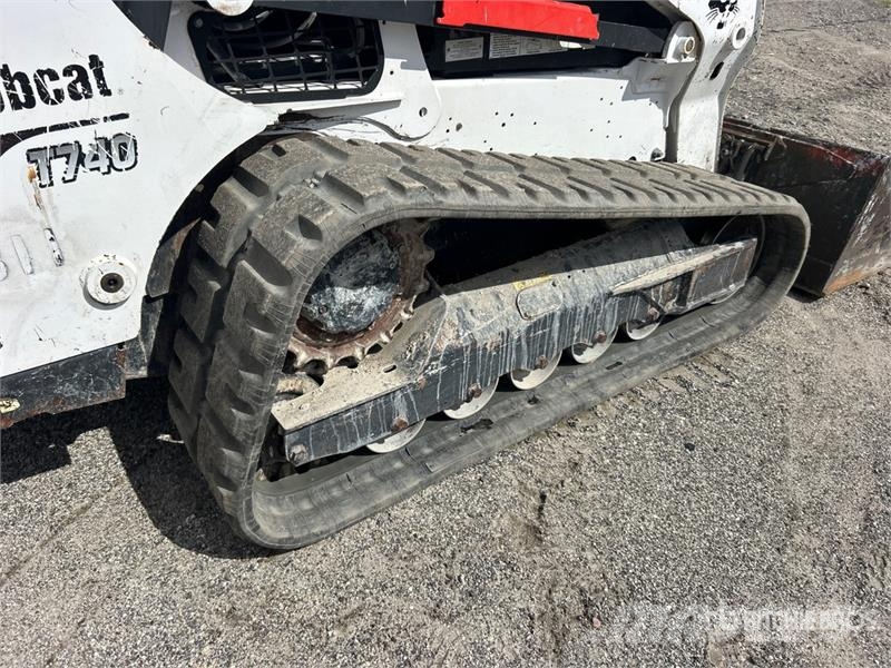 Bobcat T740 Skid steer loaders