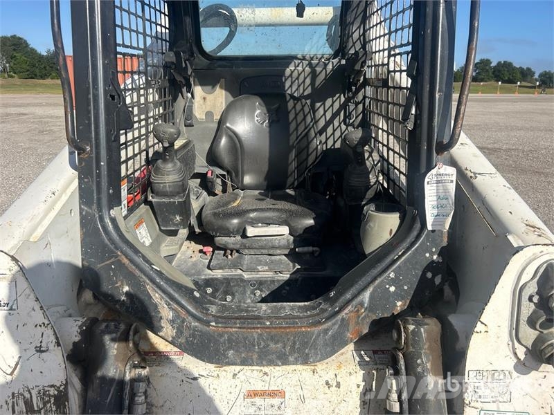 Bobcat T740 لوادر انزلاقية التوجيه