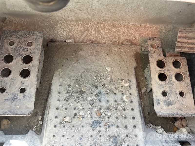 Bobcat T740 Lietoti riteņu kompaktiekrāvēji