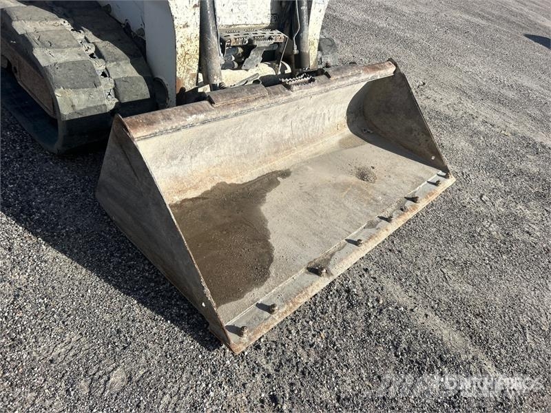 Bobcat T740 لوادر انزلاقية التوجيه
