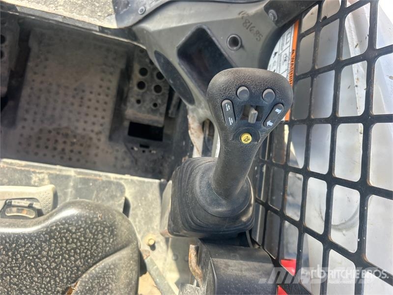 Bobcat T740 لوادر انزلاقية التوجيه