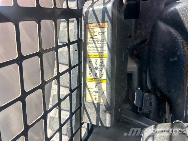 Bobcat T740 لوادر انزلاقية التوجيه
