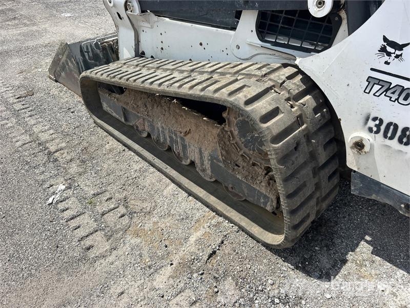 Bobcat T740 Skid steer loaders