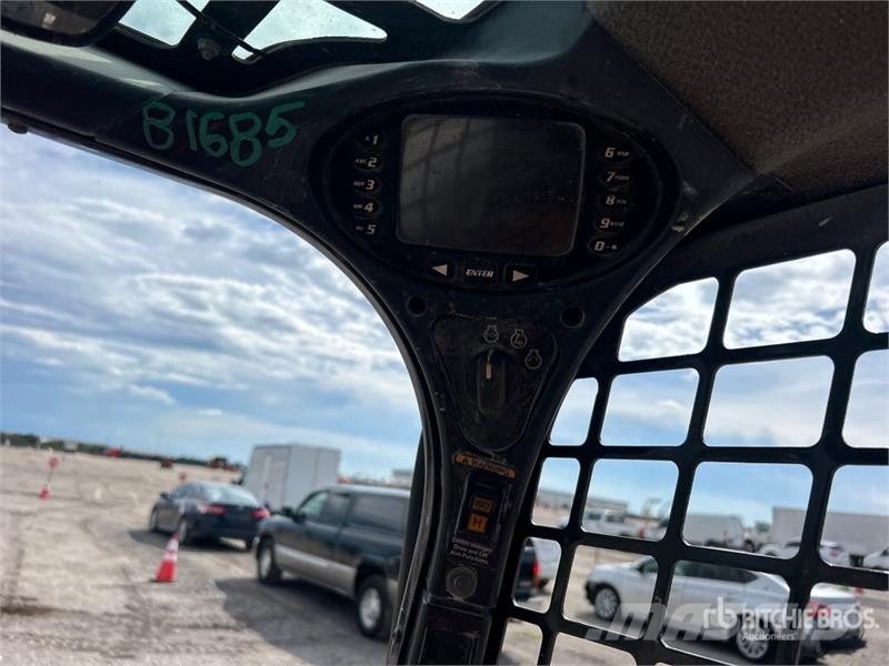 Bobcat T740 Skid steer loaders