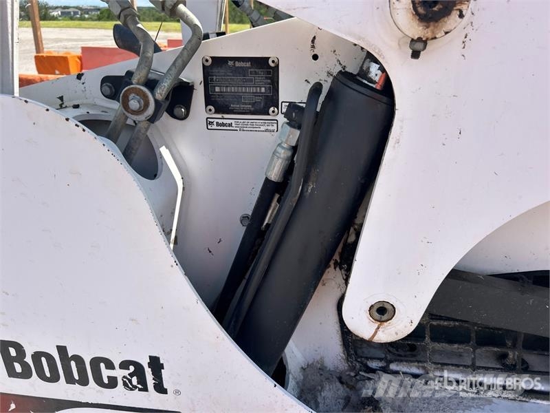 Bobcat T740 Skid steer loaders