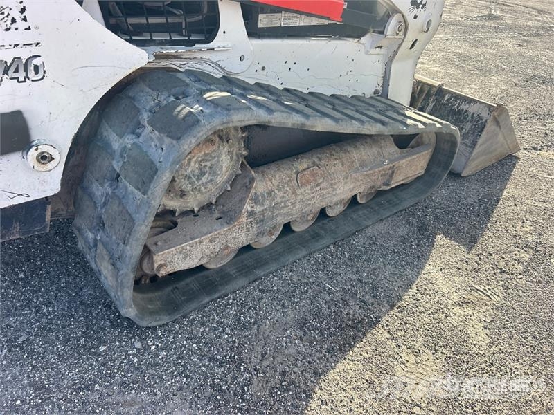 Bobcat T740 لوادر انزلاقية التوجيه