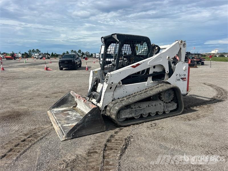 Bobcat T740 Skid steer mini nakladalci