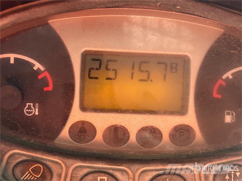 Bobcat T740 لوادر انزلاقية التوجيه
