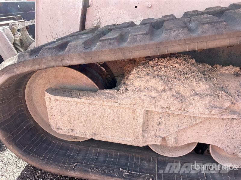 Bobcat T740 Lietoti riteņu kompaktiekrāvēji