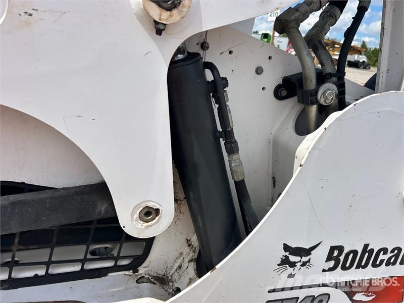 Bobcat T740 Skid steer loaders