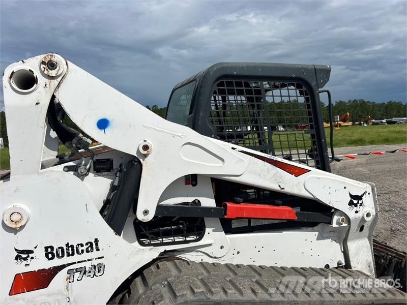 Bobcat T740 Skid steer loaders