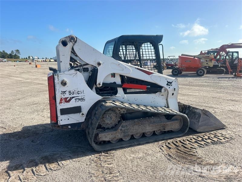 Bobcat T740 لوادر انزلاقية التوجيه