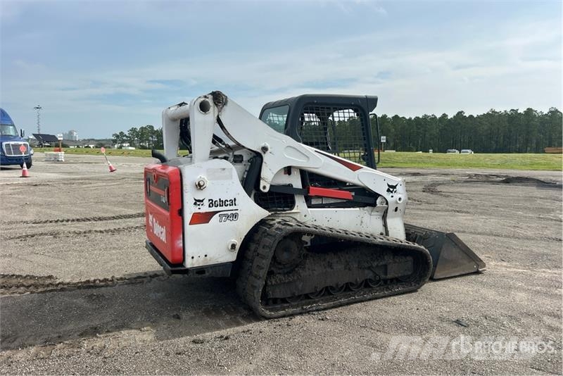 Bobcat T740 Мини товарачи
