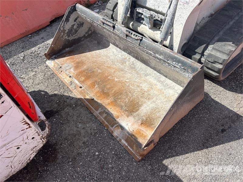 Bobcat T740 Lietoti riteņu kompaktiekrāvēji