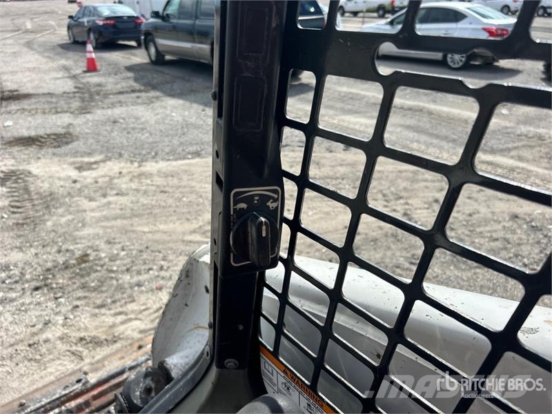 Bobcat T740 Skid steer loaders