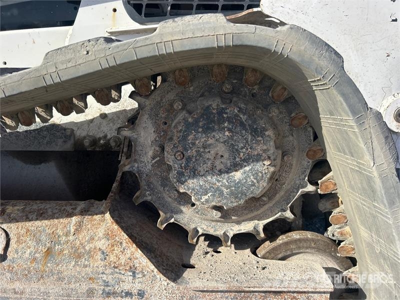 Bobcat T740 لوادر انزلاقية التوجيه