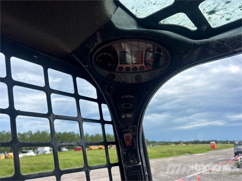 Bobcat T740 Skid steer mini nakladalci