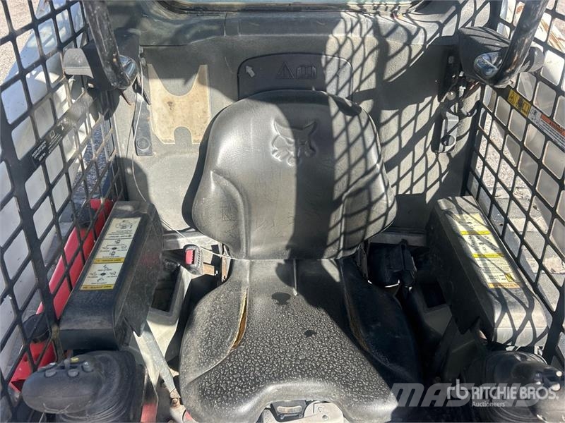 Bobcat T740 لوادر انزلاقية التوجيه