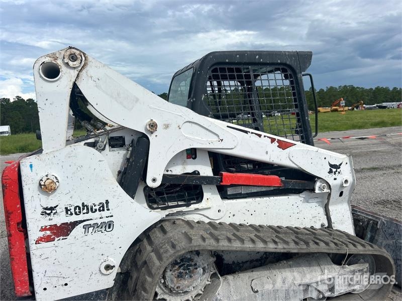 Bobcat T740 Skid steer mini nakladalci